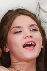 Evelina Darling takes three at once
