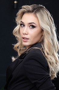 Blonde Bombshell Rika Fane Is Ready To Make Her Man Hard