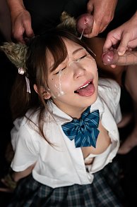 Japan Schoolgirl Receives Bukkake Facial Clip