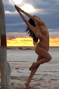Chesty Erotic Nude Model As The Sun Drops Pic