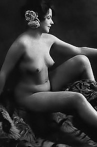 Chubby Vintage Nude Studio Shoot