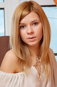 Legal Teenage Model Paloma Strips Nude For Pics