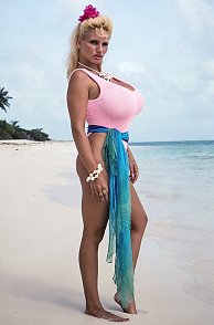 Huge Boobs Classic Star Lisa Lipps Strips Swimsuit On The Beach